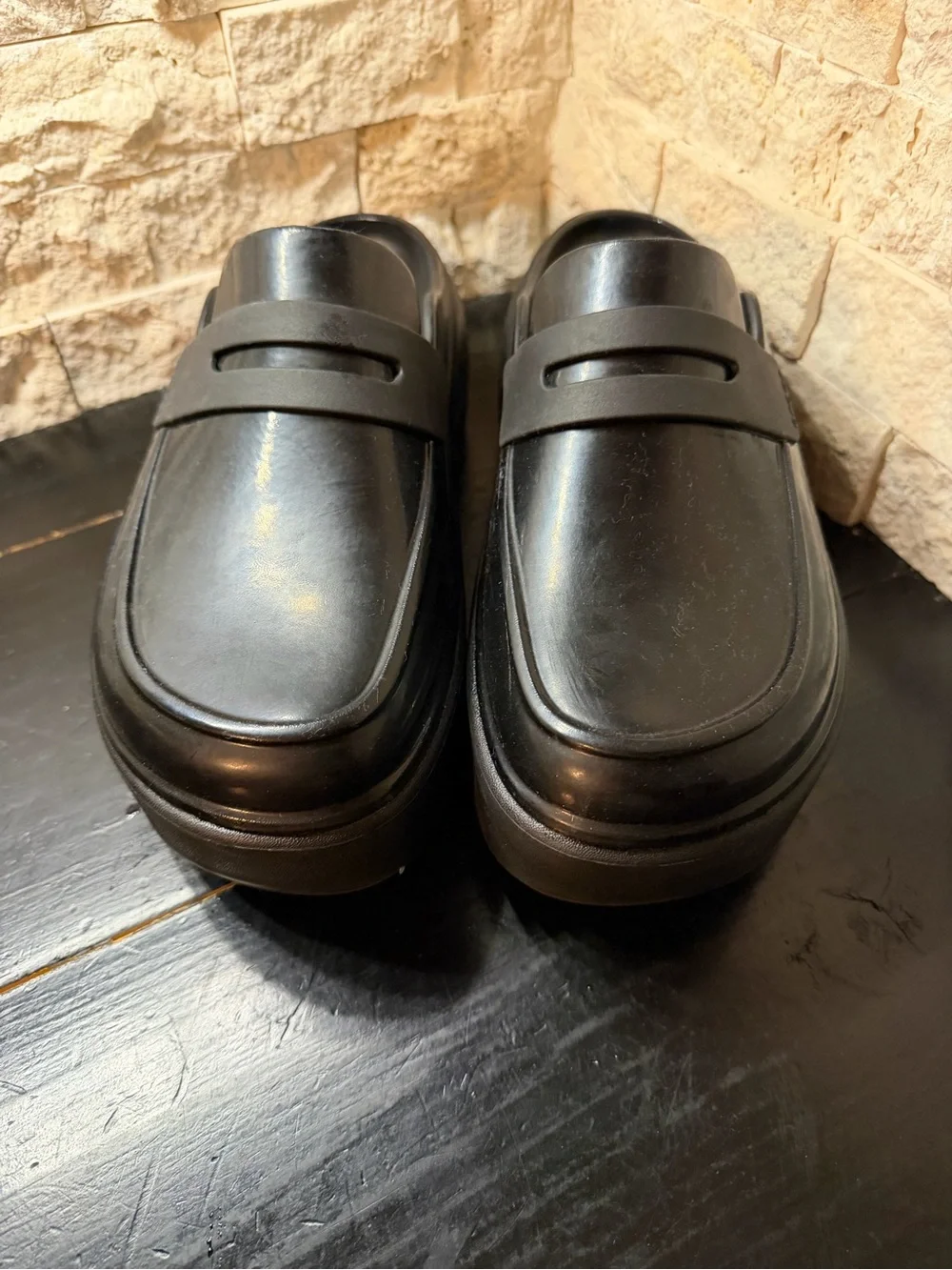 CROCS gloss platform